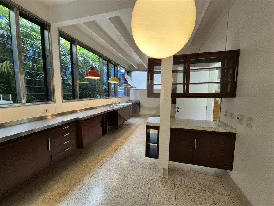 Casa a venda ou locação no Tamboré 1