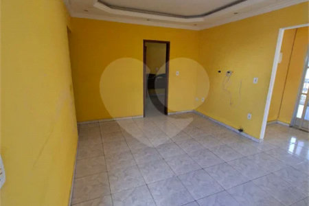 CASA Á VENDA EM SANTÍSSIMO ,ESTRADA DA POSSE ..