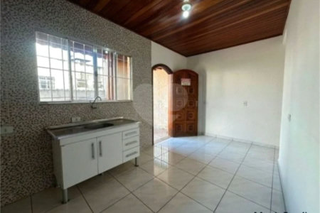 Casa com 200m² , 5 dormitórios , sendo 1 suíte , 3 vagas de garagem , à venda em Guarulhos.