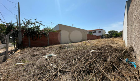 Terreno à venda em Vila Brasília, São Carlos, SP
