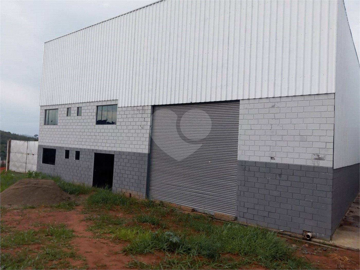 Galpão de 1200 m ² novos para locação em Nazaré Paulista/ Atibaia