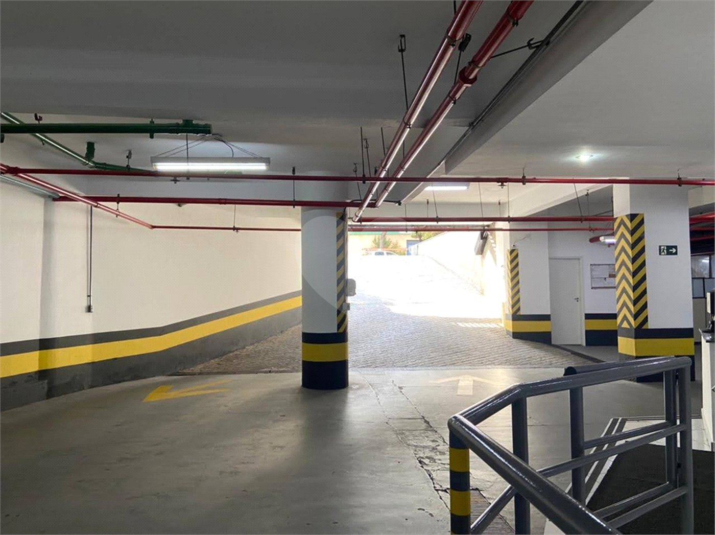 SALA COMERCIAL PARA LOCAÇÃO COM 57m2 NA VILA MARIANA/METRÔ