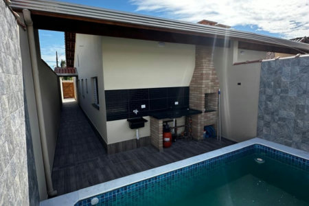 Casa à venda com 2 quartos, sendo 1 suíte, em Nova Itanhaém, Itanhaém - SP