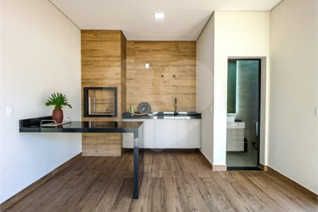 Indaiatuba - Condomínio Milano - Sobrado - 350 m² de terreno - 240 m² de área construída - 4 vagas de garagem, sendo 2 cobertas - Salas de estar e jantar integradas - 3 suítes com closet e varanda no pavimento superior - Escritório no térreo - Espaço gourmet com churrasqueira - Banheiro externo