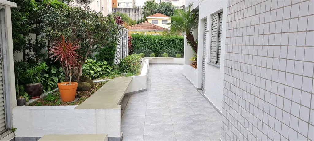 Apartamento 2 quartos (1suíte) 1 vaga na rua Piracema próximo a Saint Tropez