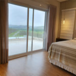 CASA A VENDA NO URBANOVA, CONDOMINIO JAGUARY, 4 DORMITORIOS, 4 SUITES, 5 VAGAS, PISCINA, SJC