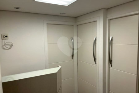 Sala Comercial ideal para clinicas e próximo ao metrô.
