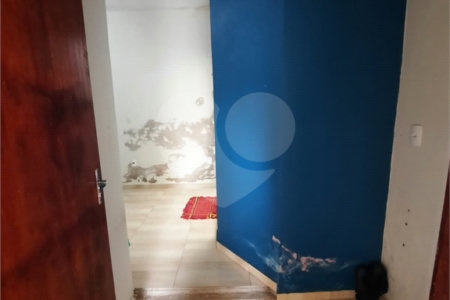 Casa Térrea com 2 dormitórios.