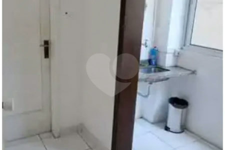 Conjunto comercial para venda ou locação na região da República, Centro