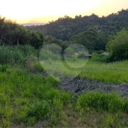 Terreno de 1000 m² Localizado Jardim Estância Brasil em Atibaia-SP.