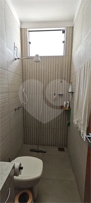 Casa Nova (Apenas 2 Anos) com Suíte: Conforto, Segurança e Localização Privilegiada!
