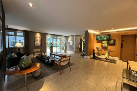 Apartamento á venda com 200m² - Bosque da Saúde