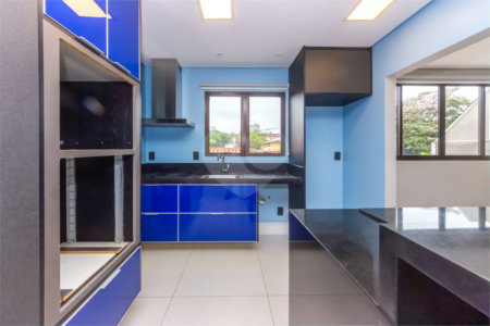 Casa em condomínio à venda na Granja Julieta