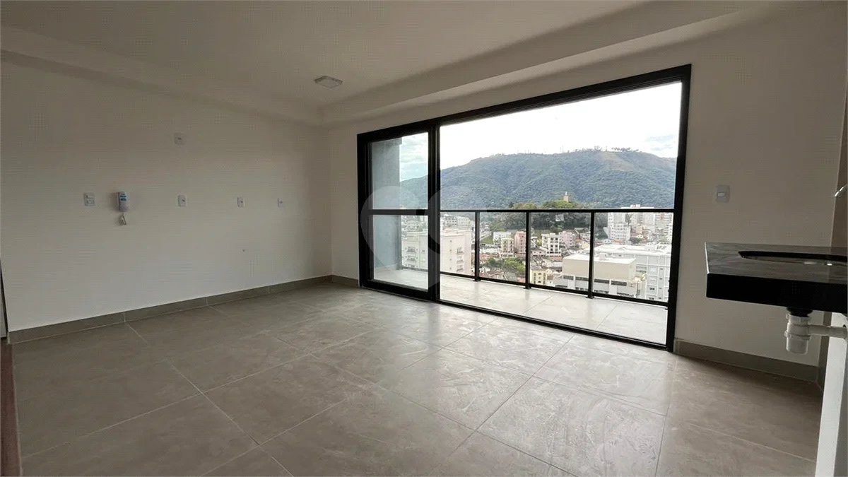 Apartamento à venda com 3 quartos, sendo 3 suítes, no Centro, Poços de Caldas - MG