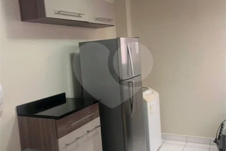 APARTAMENTO NO TÉRREO com Quintal.