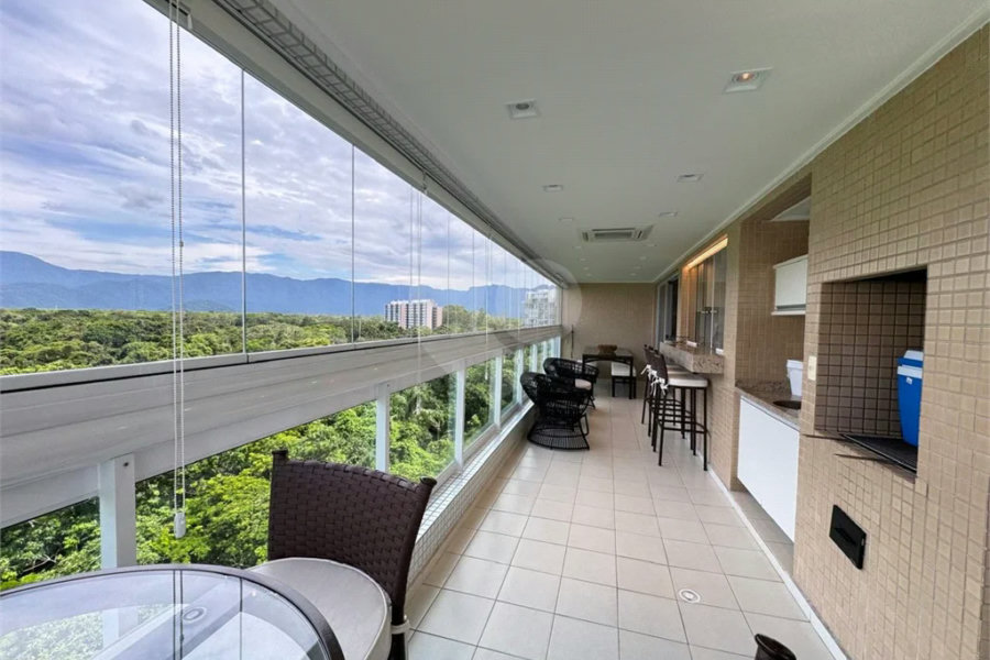 Apartamento à venda com 3 quartos, sendo 2 suítes, em Riviera de São Lourenço, Bertioga, SP