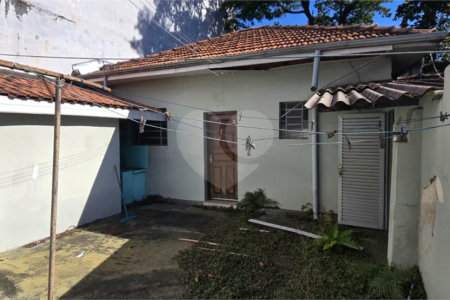 Casa antiga a venda
