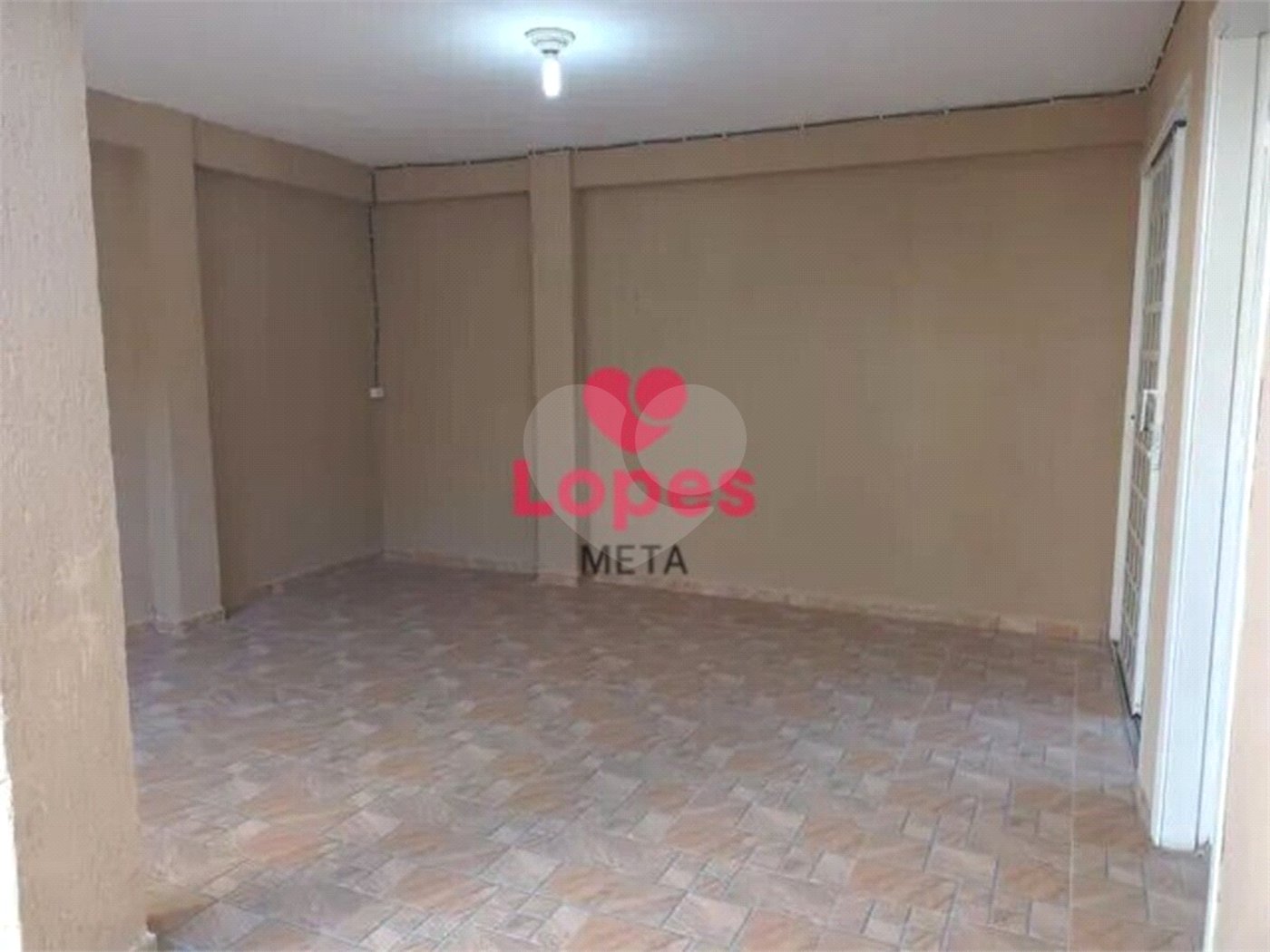 CASA A VENDA NO BAIRRO JARDIM JARÁGUA, 5 DORMITORIOS, 3 BANHEIROS, 3 VAGAS, 198m², TAUBATÉ/SP.