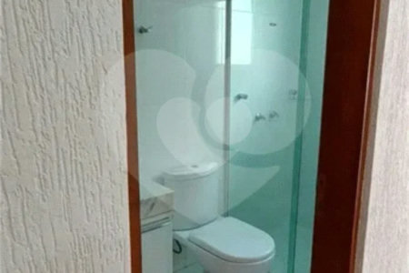 Casa á venda com 230m², 4 dorms, 2 suítes e 4 vagas na Vila Clementino. Estuda permuta.