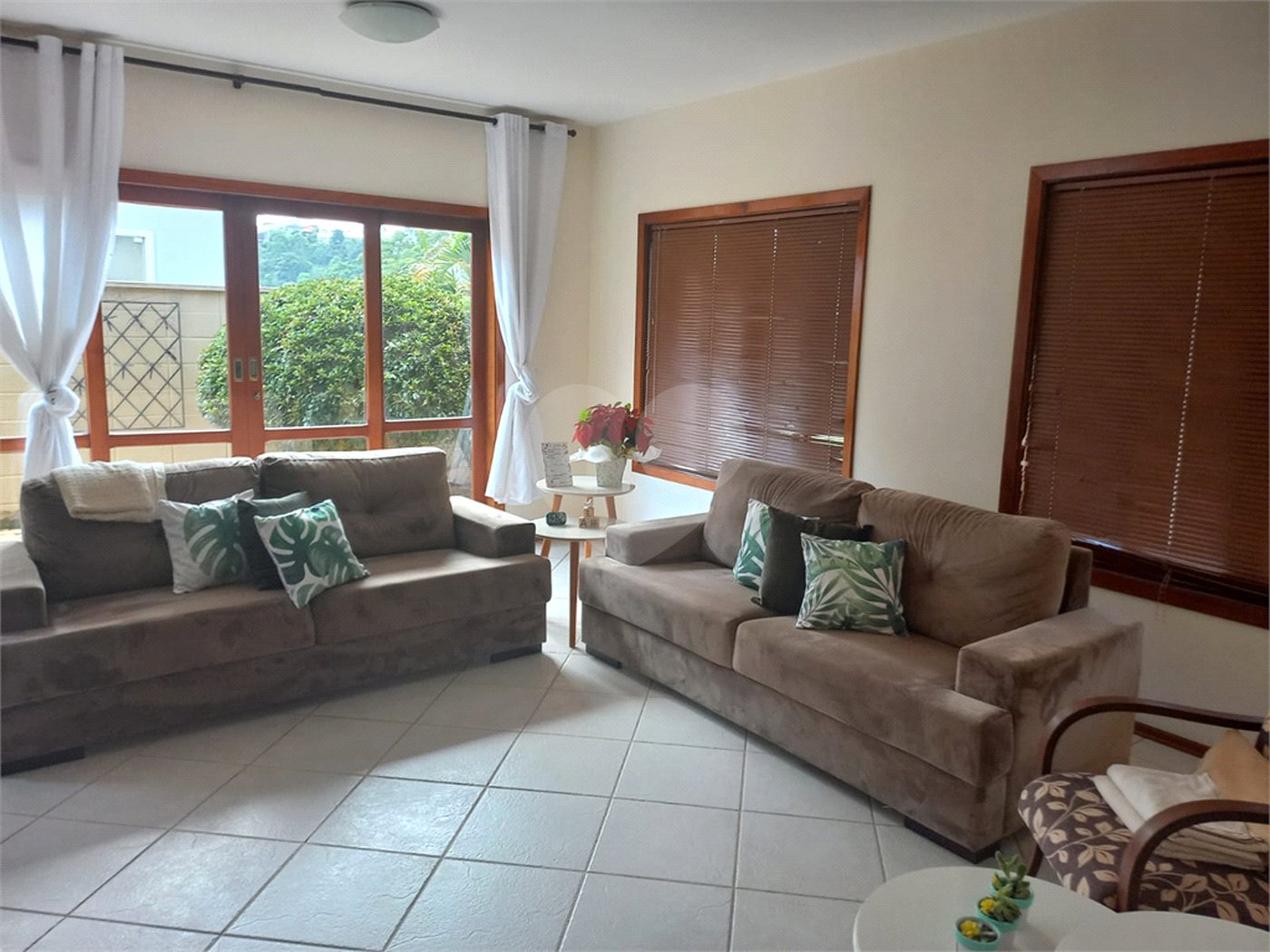 Casa à venda com 4 quartos, sendo 2 suítes,  em Villaggio Capríccio, Louveira, SP