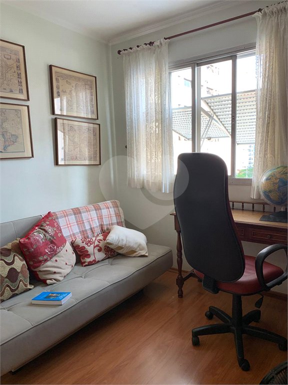 EXCELENTE APARTAMENTO 3DRMS 1STE - AREJADO E ILUMINADO NATURALMENTE