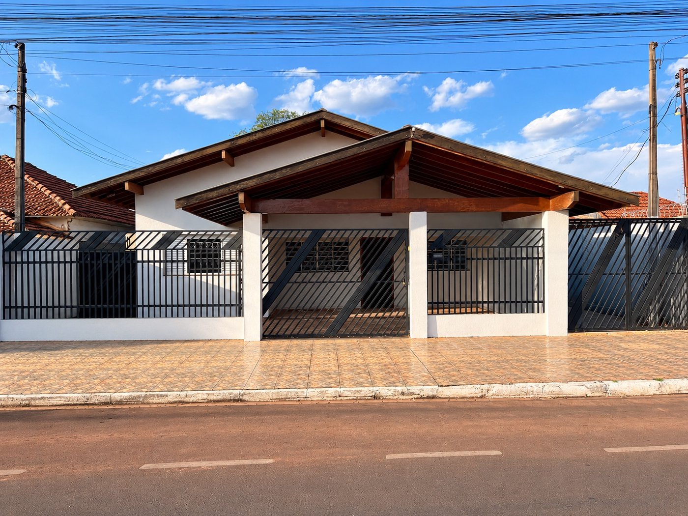 Casa para alugar com 4 quartos, sendo 2 suítes, no Centro, Três Lagoas, MS