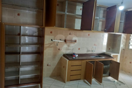 Casa com 147m² , 2 dormitórios , sendo 1 suíte , 2 vagas , à venda , no Parque das Nações , em Santo André.