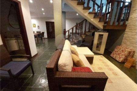 Casa à venda no Condomínio Vista Alegre Sede em Vinhedo/SP
