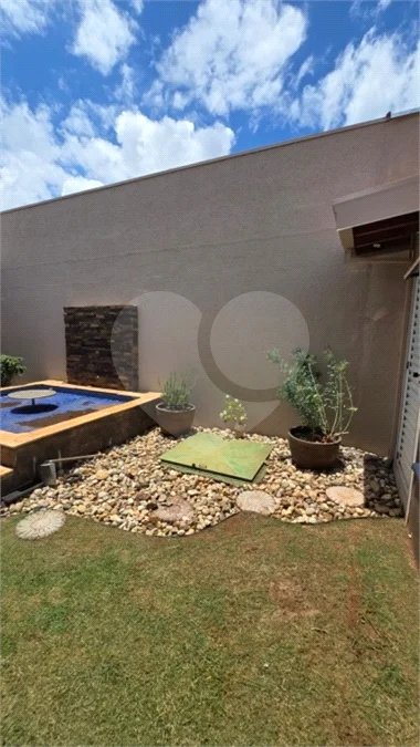 Casa em condomínio Alvorada em Araraquara com 3 dormitórios e piscina