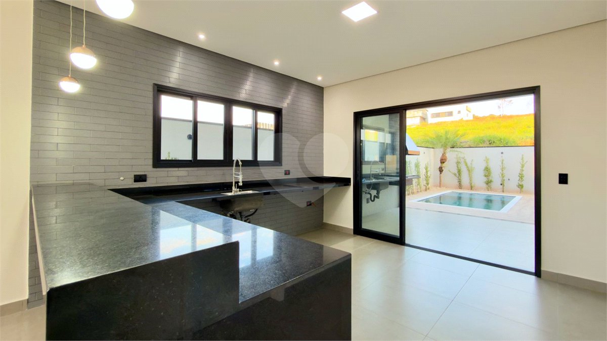 Casa térrea 3 dormitórios (3 suítes), espaço gourmet, piscina, 2 vagas garagem, condomínio fechado com ampla área lazer