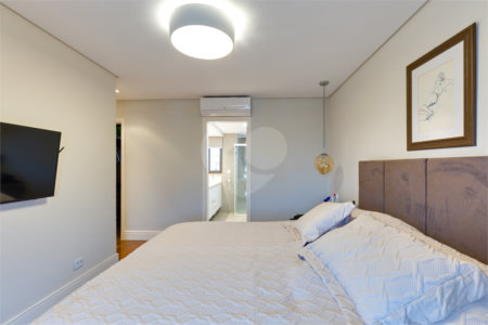Apartamento à venda com 3 quartos, sendo 2 suítes, em Campo Belo, São Paulo, SP