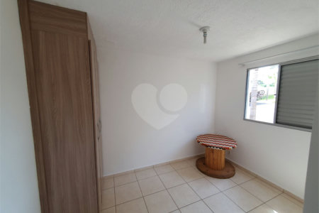 Apartamento no Condomínio Parque Alamo.