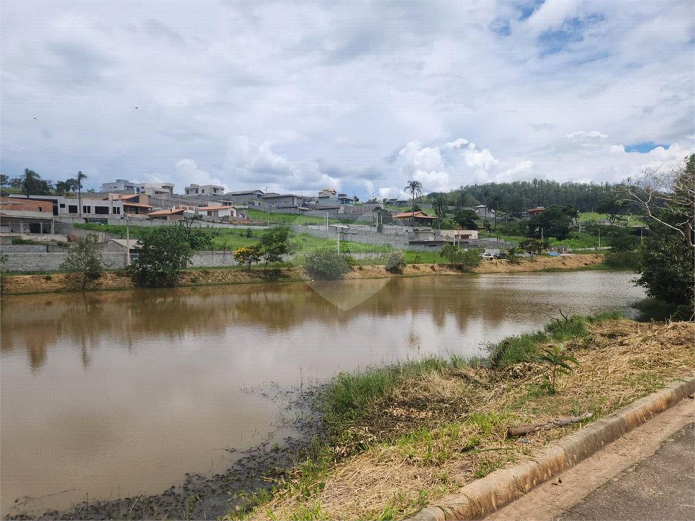 TERRENO EM ATIBAIA 970 M², COM PROJETO APROVADO, PRONTO PARA CONSTRUIR