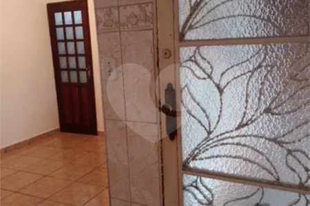 CASA A VENDA NO BAIRRO TRINTA E UM DE MARÇO COM 3 DORMITORIOS, 2 BANHEIROS, 2 VAGAS, SJC