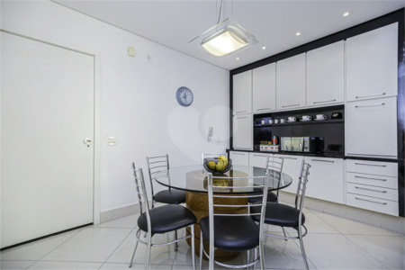Apartamento á venda em Higienópolis com 212m² 3 dormitórios 1 suíte 2 vagas