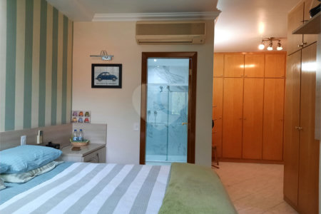 Casa Térrea à venda com 4 suítes em Jardim Marajoara, São Paulo, SP