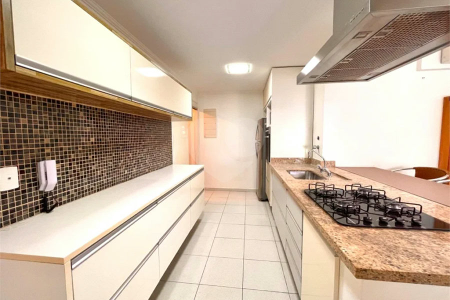 Apartamento à venda com 3 suítes em Riviera de São Lourenço, Bertioga, SP