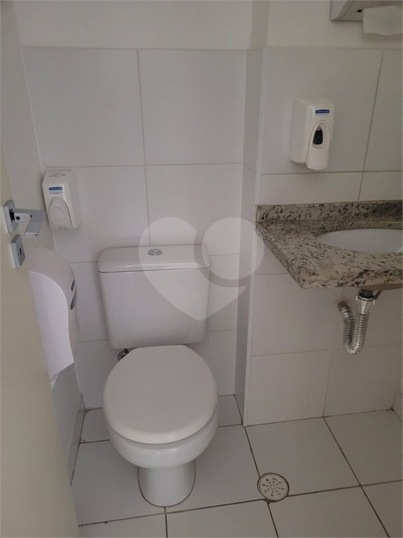 Sala Comercial - Office Premium - Indaiatuba - Venda - Torre Corporate - 7º andar - Complexo Office Premium de 3 torres de salas comerciais, um shopping e um conjunto residencial. Sala sem os moveis das fotos, Dois subsolos de garagem, além de garagem no térreo. Área da unidade: 39,99m2