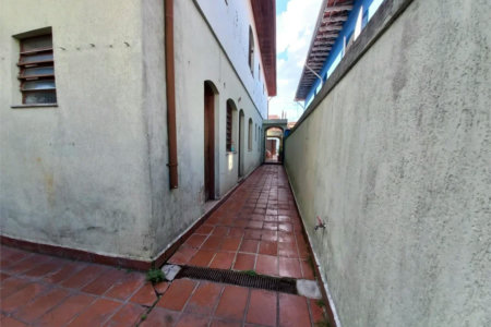 Sobrado com 3 dormitórios em rua fechada no Jardim das Vertentes