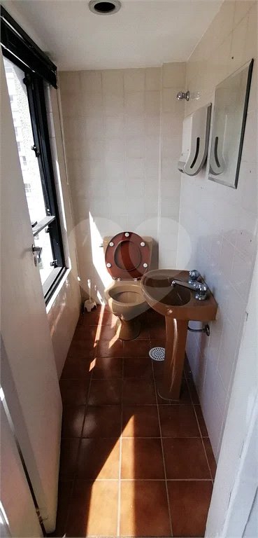 SALA COMERCIAL 55m2 Á VENDA NA VILA MARIANA (LADO DIREITO)