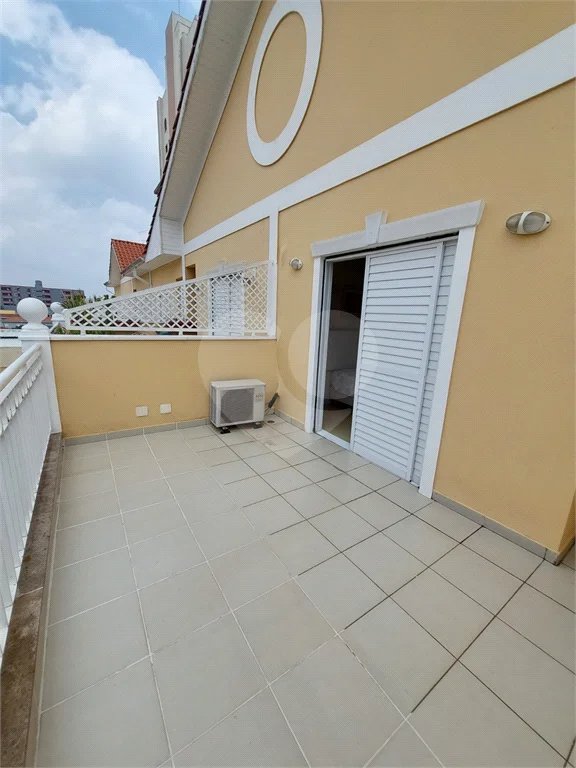 Sobrado á venda com 102m²- Vila Bertioga.