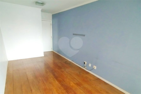 Apartamento na Saúde - 2 quartos com 1 suíte, varanda e 2 vagas