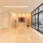 Apartamento de 306m² na melhor região de Moema, 3 suítes, 5 vagas, varanda gourmet, depósito, fora de rota