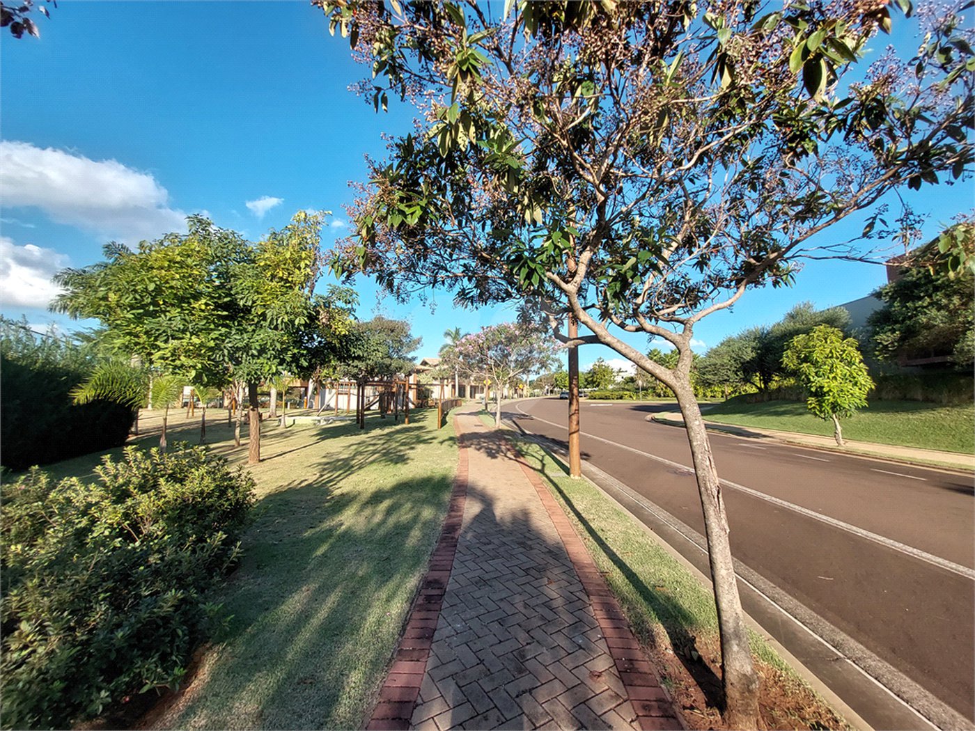 Terreno de 1.400m² no Damha Golf