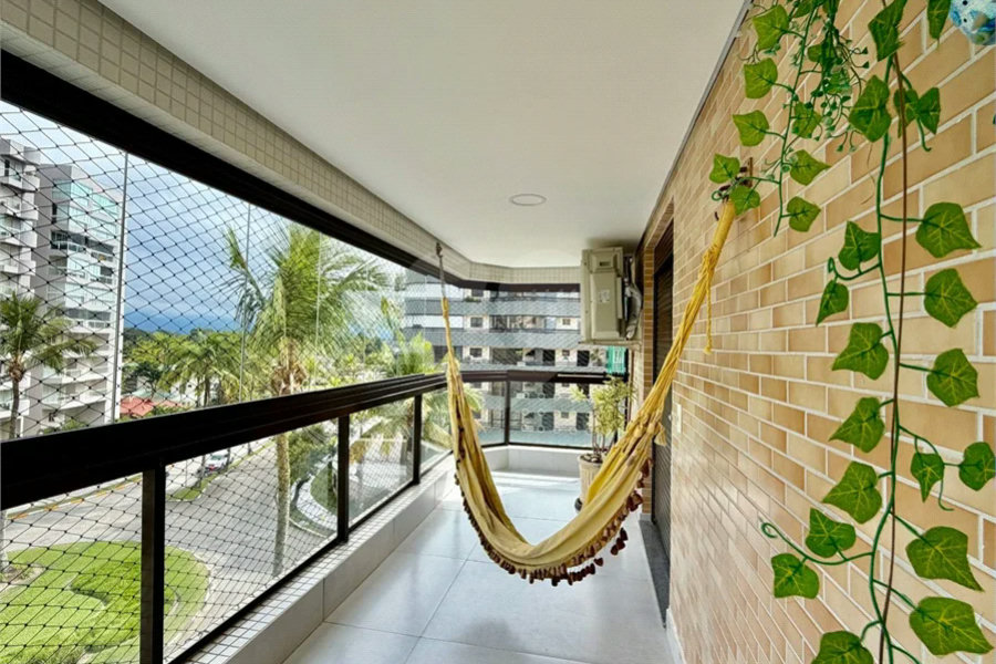 Apartamento à venda com 3 quartos, sendo 1 suíte, em Riviera de São Lourenço, Bertioga, SP