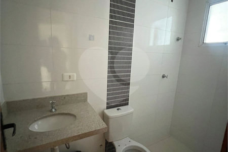 Apartamento no Condomínio Residencial Clarice.