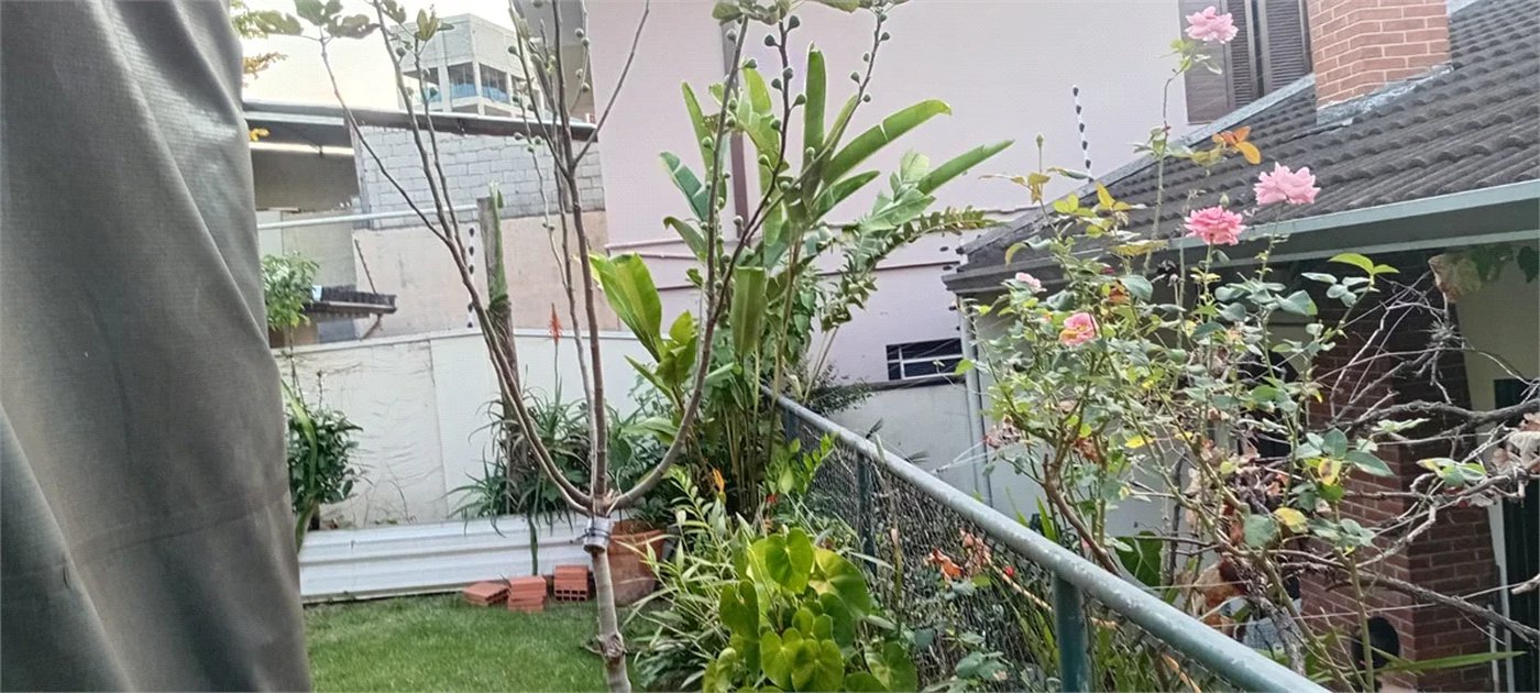 Casa à venda 350m2 com 4 quartos, sendo 2 suítes, em Vila Sônia