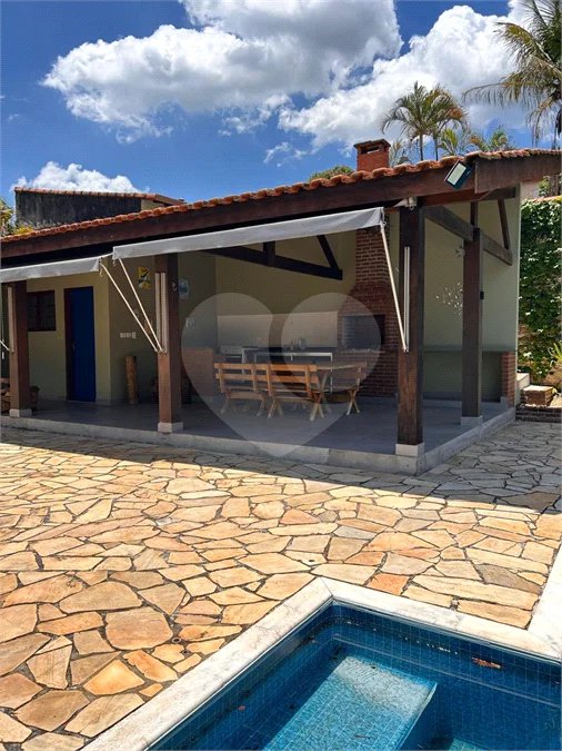 Casa para Venda ou Locação com opção de estar mobiliado no Condomínio Recanto Florido – Vinhedo/SP