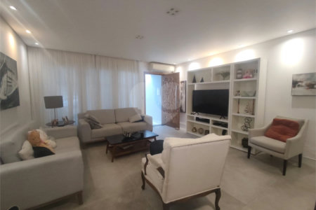 Excelente imóvel para locação comercial com 220m² e vaga no Anália Franco !!