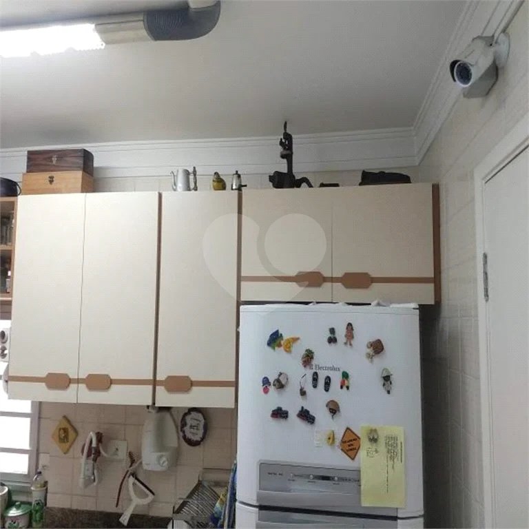 Apartamento na Vila Nova Conceição de 100m2 com 2 dorms, 1 suíte , 3 banheiros, 2 vagas. Estuda permuta.